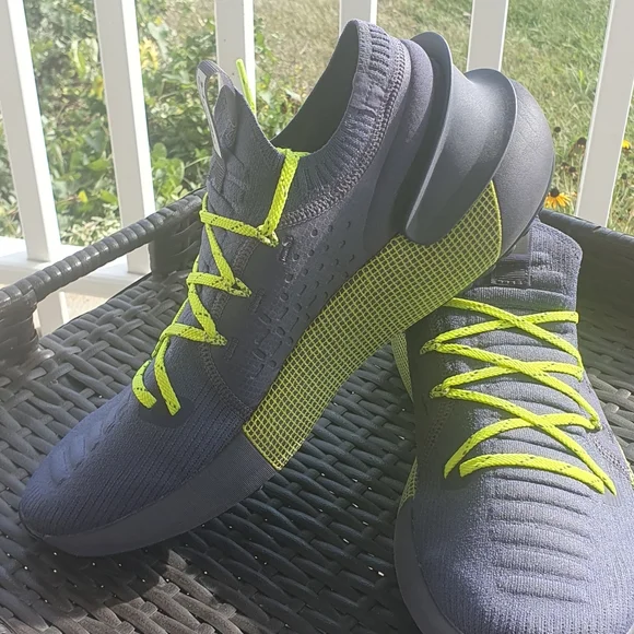 UA HOVR Phantom 3 (M12) - Picture 2 of 5